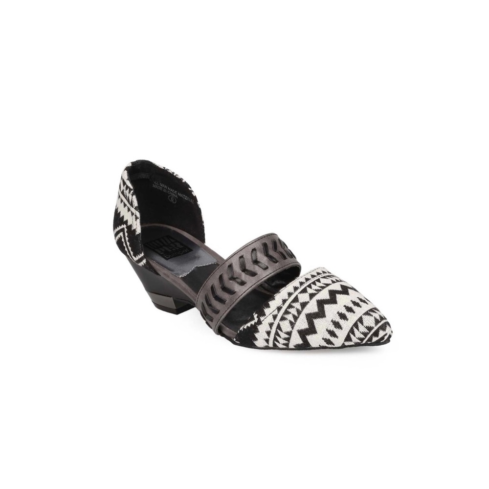 Tribal Geo Dolly Pumps
